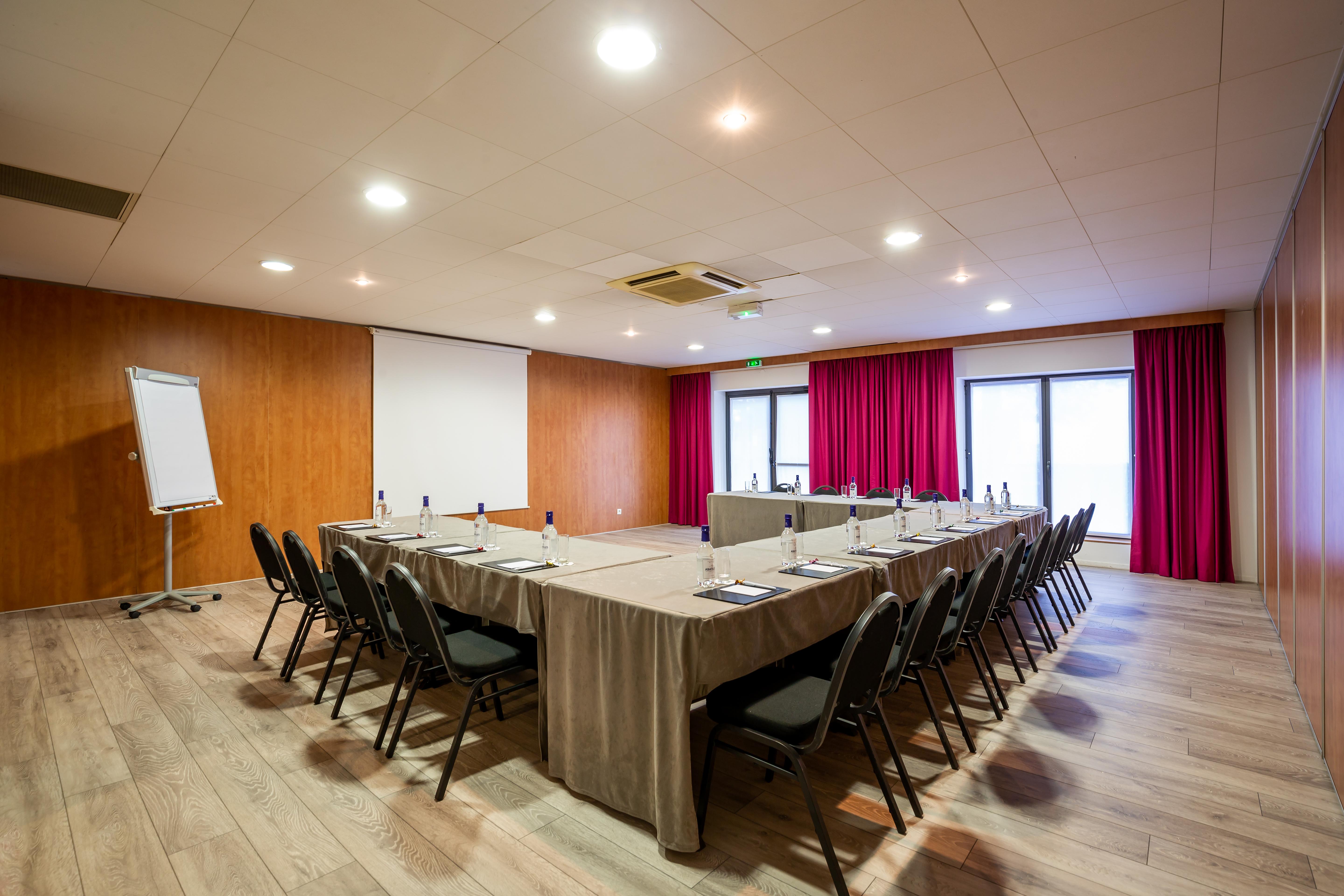 Le M & Spa Bordeaux Aeroport By Hotels & Preference Merignac  Exterior photo